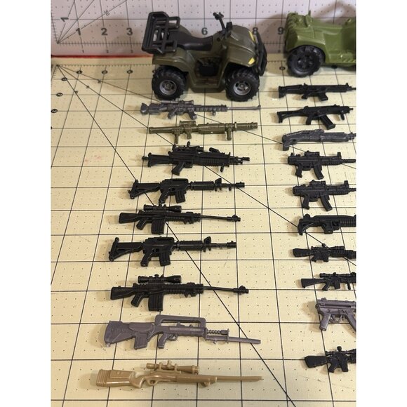 vintage‎ Military Action Assorted Accessories Lot - Picture 2 of 9